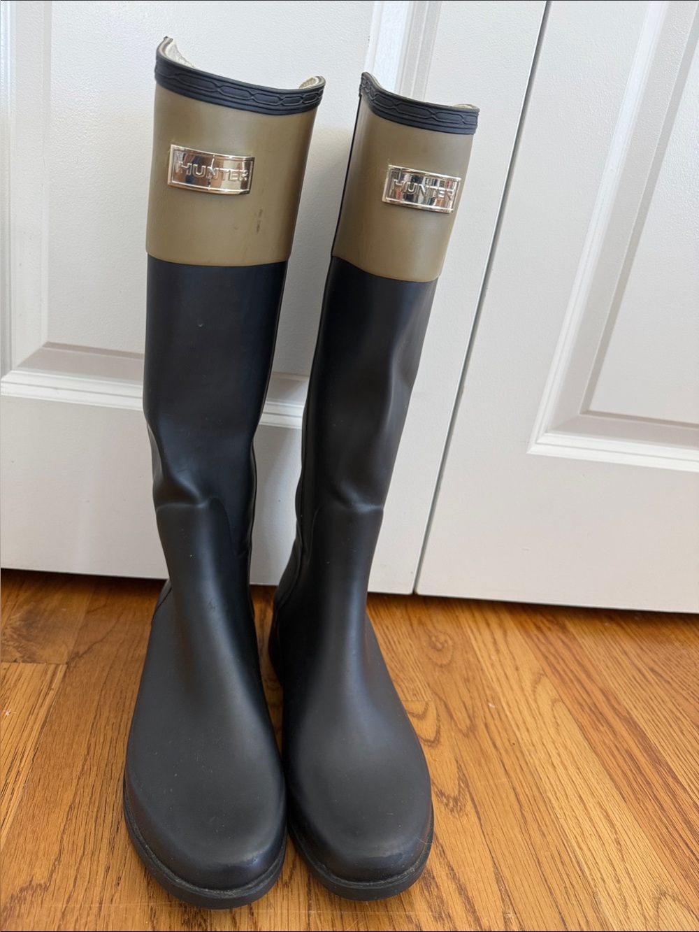 Hunter Cece Tall Rain Boots, Women’s 8, Black/Tan